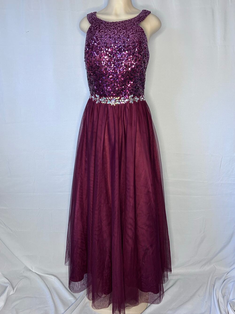 Masquerade Burgundy Sequin Prom Dress Size 14 Corset Back Formal Gown Maxi prom